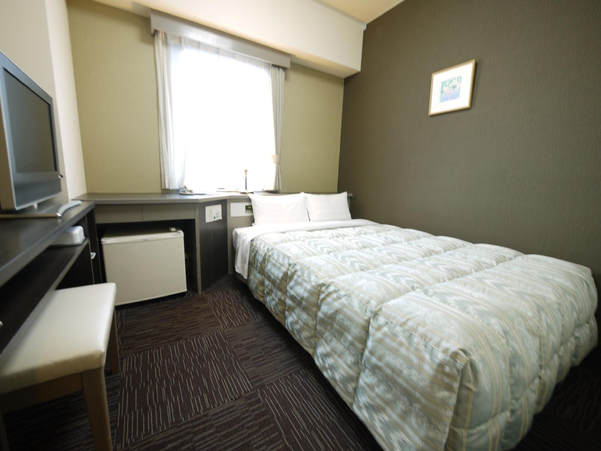 Hotel Route-Inn Toyama Ekimae Экстерьер фото