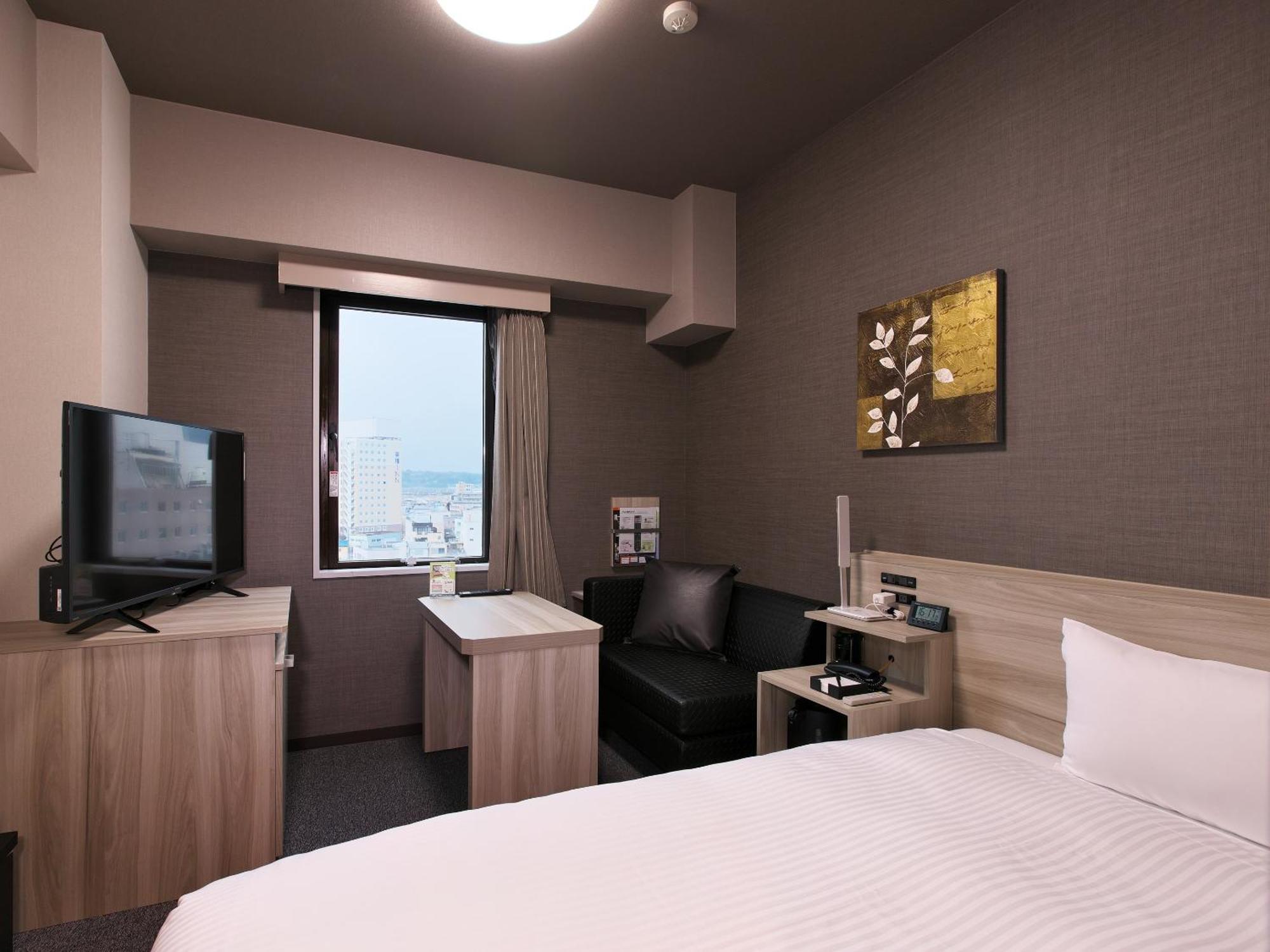 Hotel Route-Inn Toyama Ekimae Экстерьер фото