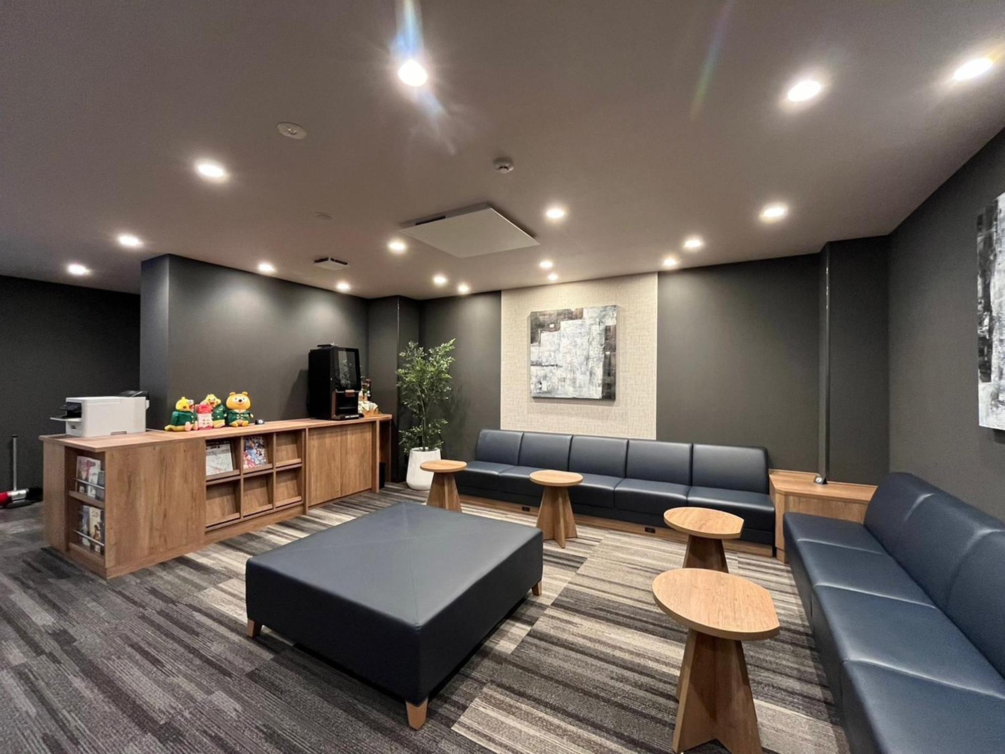 Hotel Route-Inn Toyama Ekimae Экстерьер фото