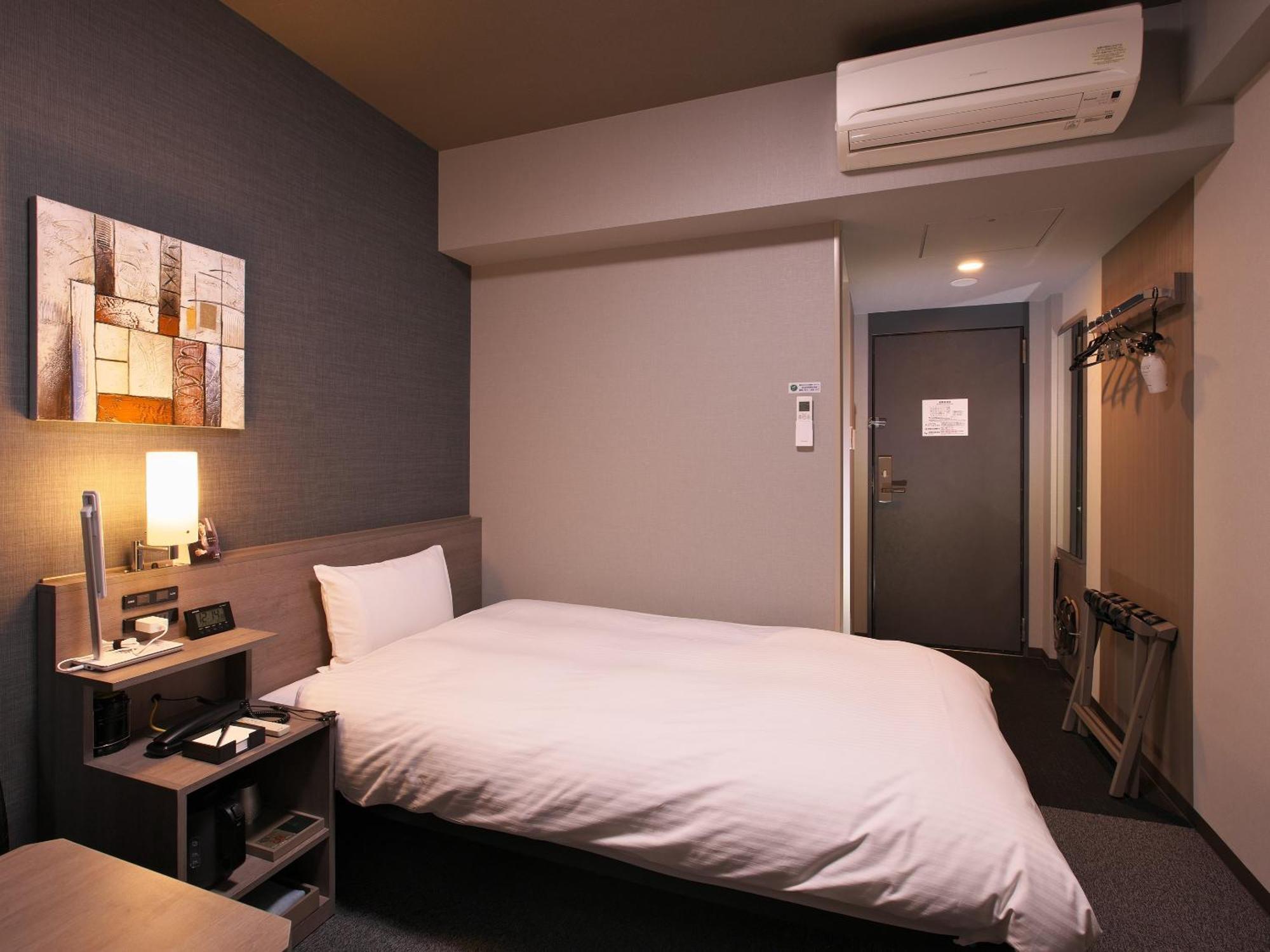 Hotel Route-Inn Toyama Ekimae Экстерьер фото