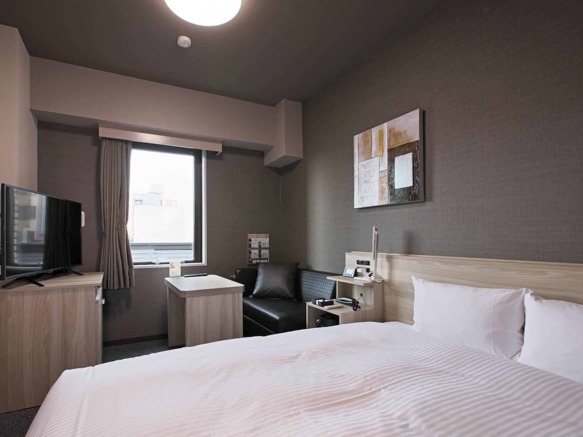 Hotel Route-Inn Toyama Ekimae Экстерьер фото