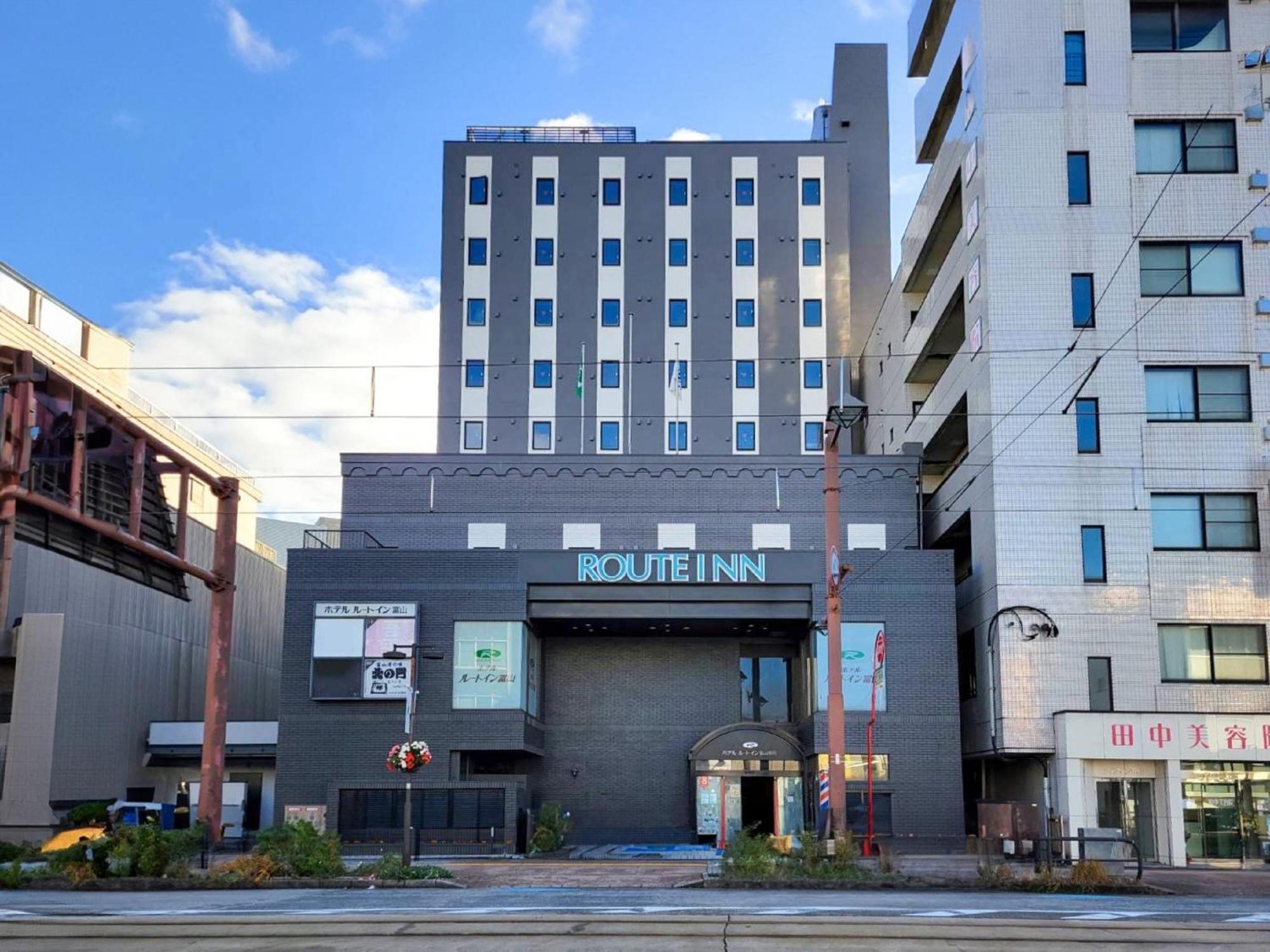Hotel Route-Inn Toyama Ekimae Экстерьер фото