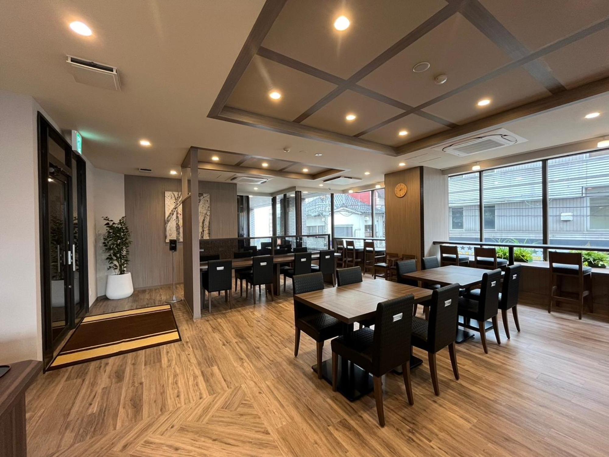 Hotel Route-Inn Toyama Ekimae Экстерьер фото