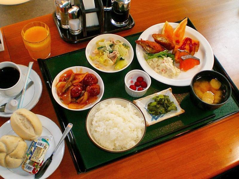 Hotel Route-Inn Toyama Ekimae Экстерьер фото